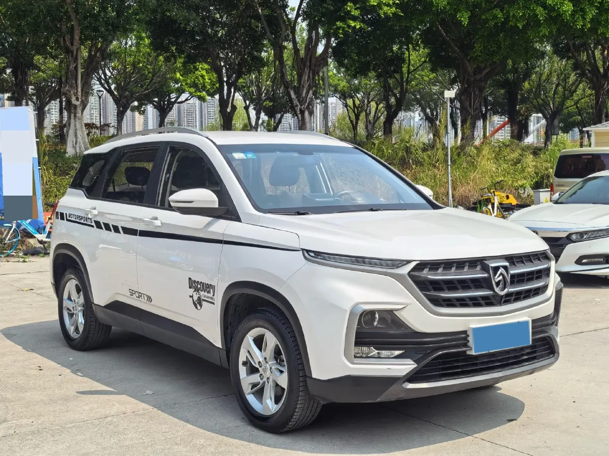 2018 BaoJun 530 1.5T 150HP L4 6MT,autocango,china used car exporter,china ev exporter,chinese used car exporter,chinese used ev exporter
