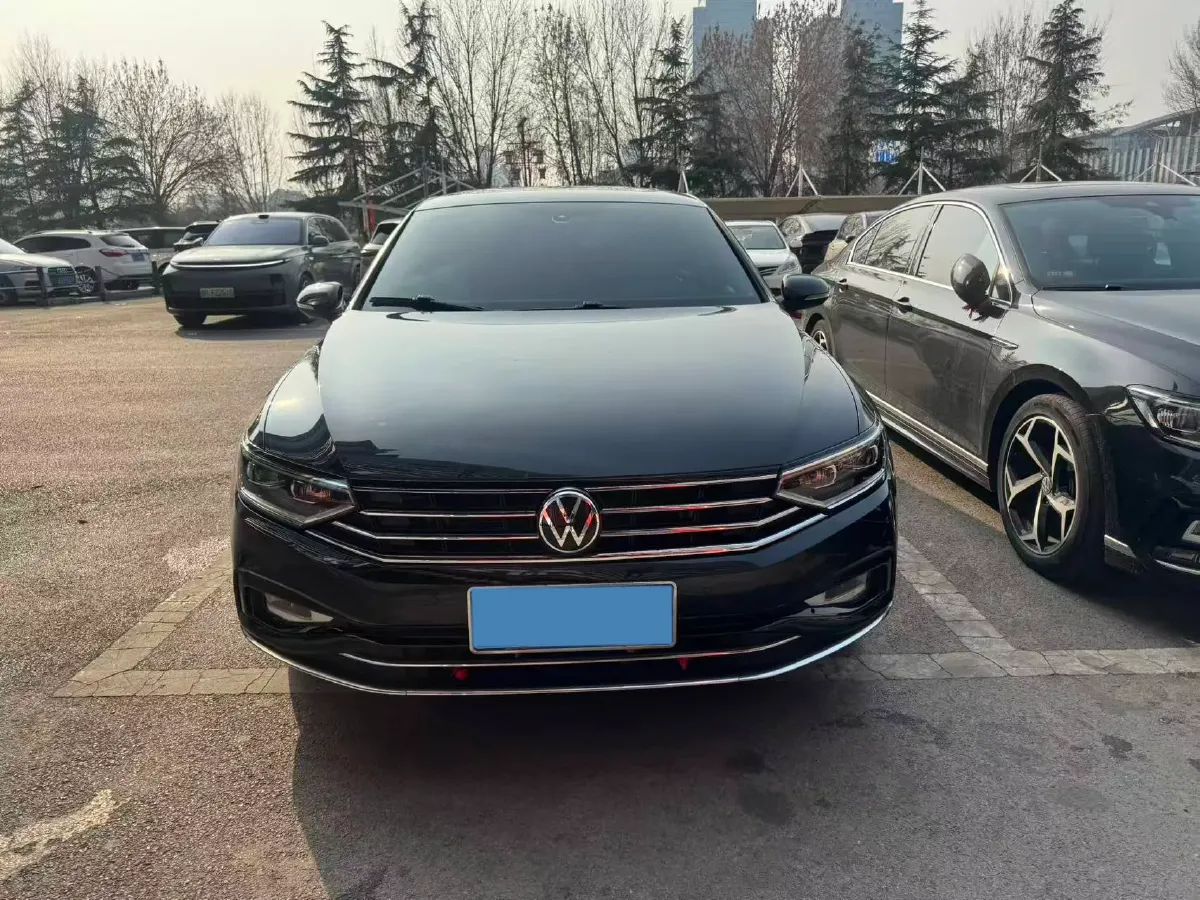 2020 Volkswagen Magotan 2.0T 186HP L4 7DCT,autocango,china used car exporter,china ev exporter,chinese used car exporter,chinese used ev exporter