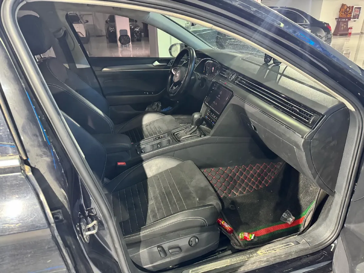 2020 Volkswagen Magotan 2.0T 186HP L4 7DCT,autocango,china used car exporter,china ev exporter,chinese used car exporter,chinese used ev exporter