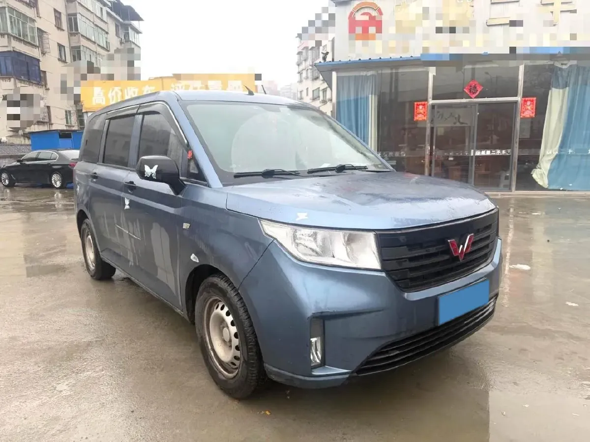2020 WuLing HongGuang Plus 1.5L 99HP L4 6MT,autocango,china used car exporter,china ev exporter,chinese used car exporter,chinese used ev exporter