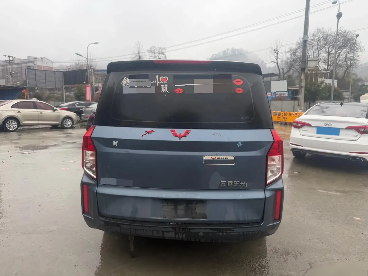 2020 WuLing HongGuang Plus 1.5L 99HP L4 6MT,autocango,china used car exporter,china ev exporter,chinese used car exporter,chinese used ev exporter