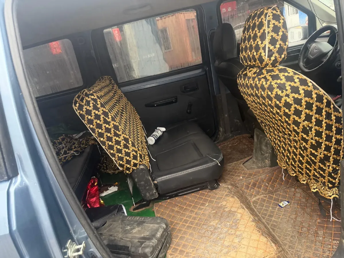 2020 WuLing HongGuang Plus 1.5L 99HP L4 6MT,autocango,china used car exporter,china ev exporter,chinese used car exporter,chinese used ev exporter