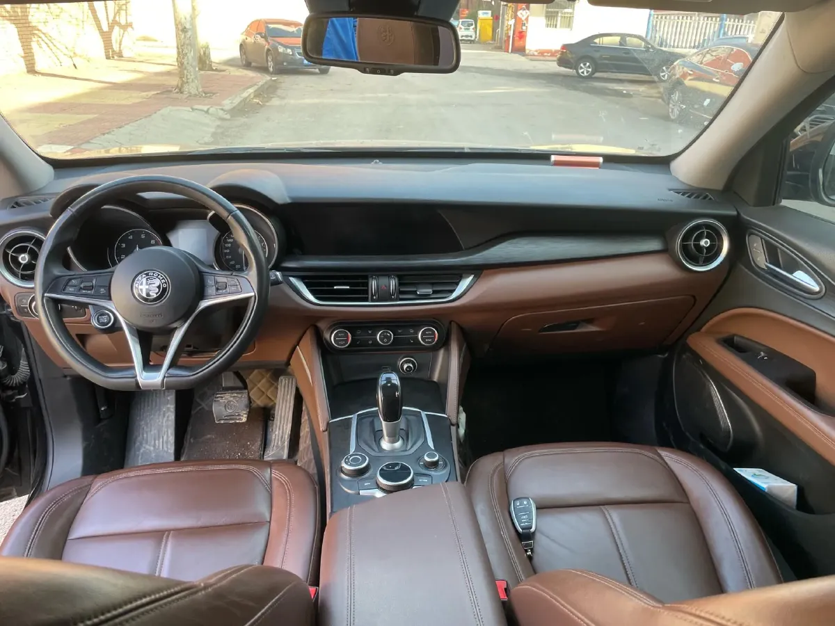 2017 Jaguar XE 2.0T 240HP L4 8AT,autocango,china used car exporter,china ev exporter,chinese used car exporter,chinese used ev exporter