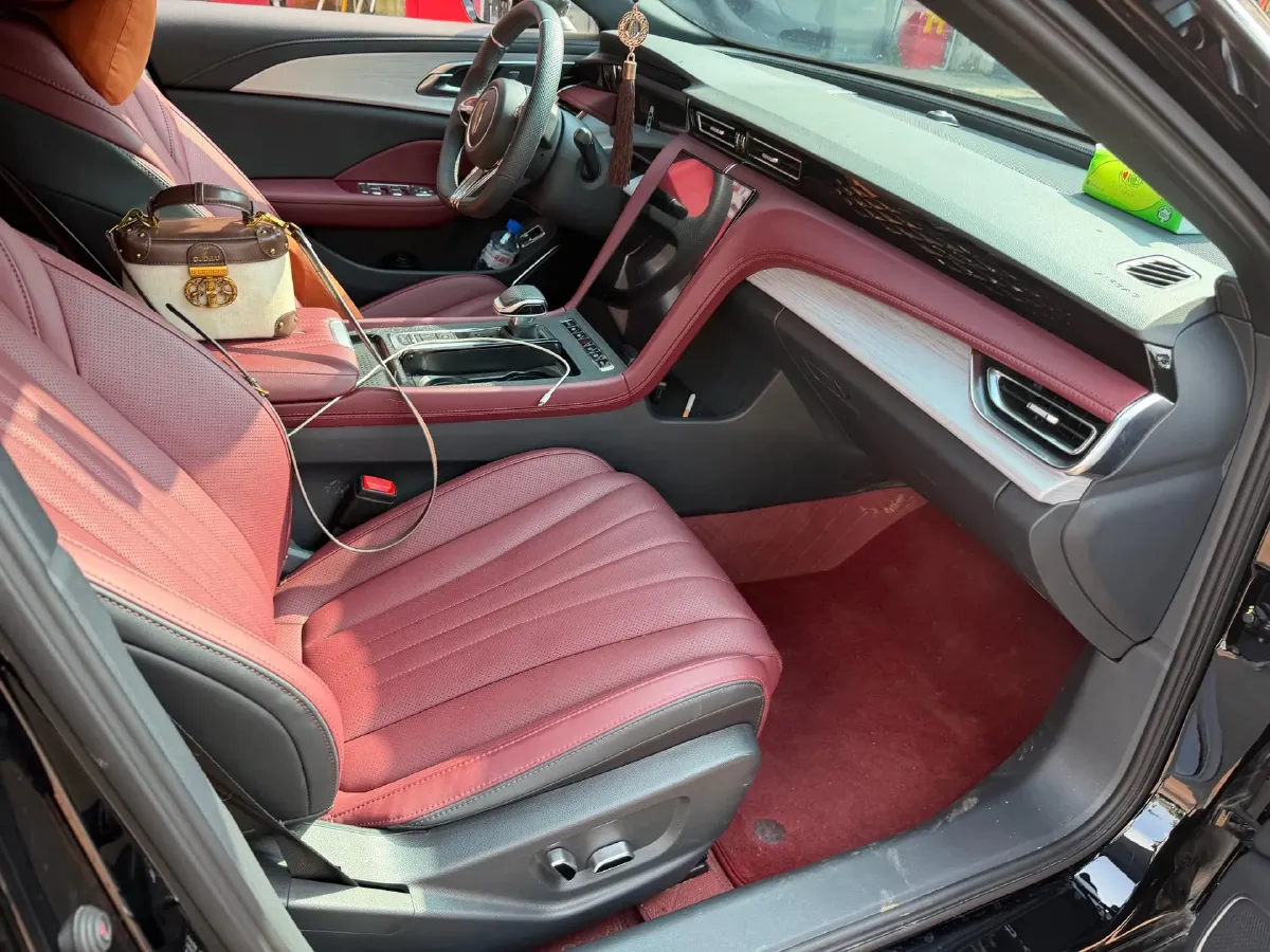 2025 HongQi H5 2.0T 224HP L4 8AT,autocango,china used car exporter,china ev exporter,chinese used car exporter,chinese used ev exporter