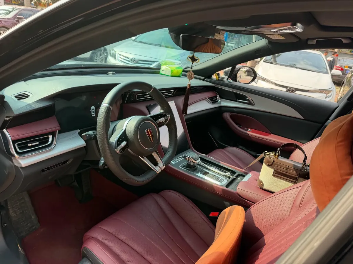 2025 HongQi H5 2.0T 224HP L4 8AT,autocango,china used car exporter,china ev exporter,chinese used car exporter,chinese used ev exporter