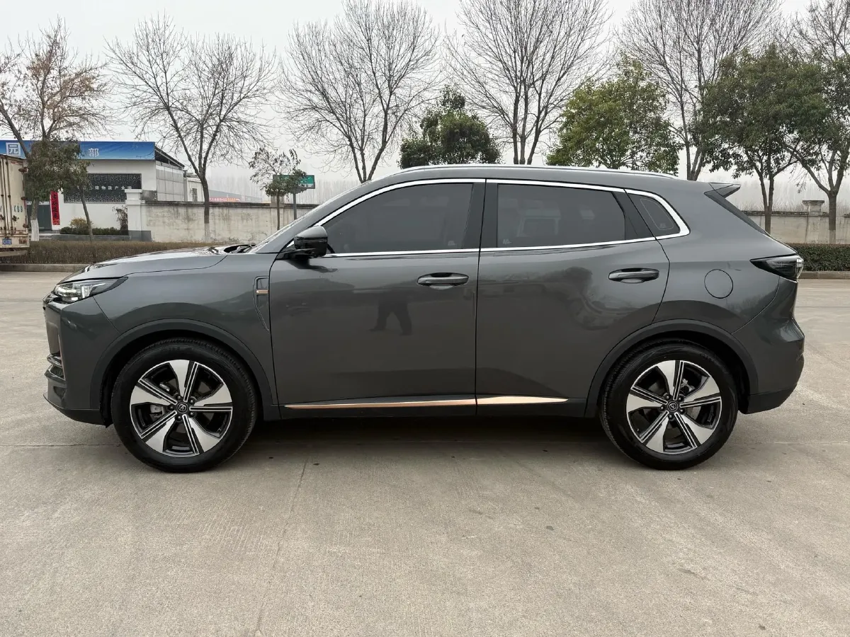 2022 ChangAn Oshan X7 Plus 1.5T 188HP L4 7DCT,autocango,china used car exporter,china ev exporter,chinese used car exporter,chinese used ev exporter