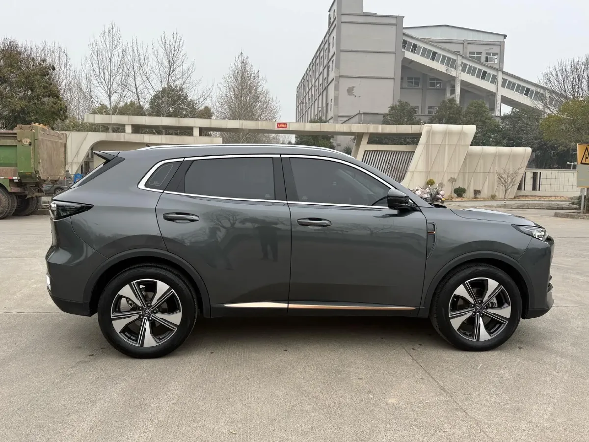2022 ChangAn Oshan X7 Plus 1.5T 188HP L4 7DCT,autocango,china used car exporter,china ev exporter,chinese used car exporter,chinese used ev exporter