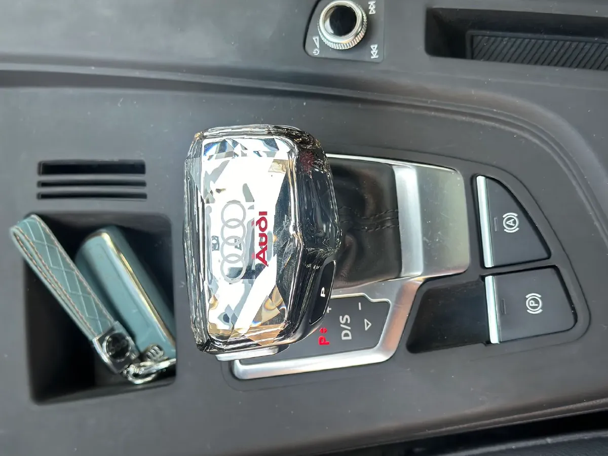 2020 Audi A4L 2.0T 190HP L4 7DCT,autocango,china used car exporter,china ev exporter,chinese used car exporter,chinese used ev exporter