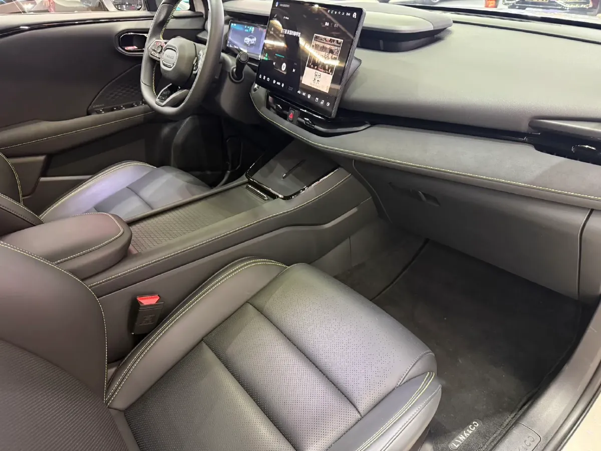 2025 LYNK&CO 06 1.5T 181HP L4 7DCT,autocango,china used car exporter,china ev exporter,chinese used car exporter,chinese used ev exporter