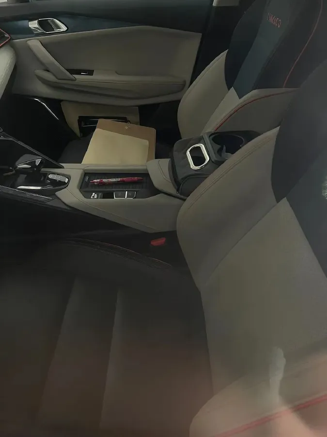 2020 LYNK&CO 06 1.5T 177HP L3 7DCT,autocango,china used car exporter,china ev exporter,chinese used car exporter,chinese used ev exporter