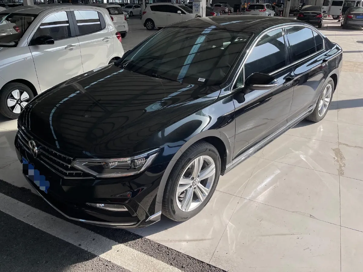 2025 Volkswagen Magotan 1.4T 150HP L4 7DCT,autocango,china used car exporter,china ev exporter,chinese used car exporter,chinese used ev exporter