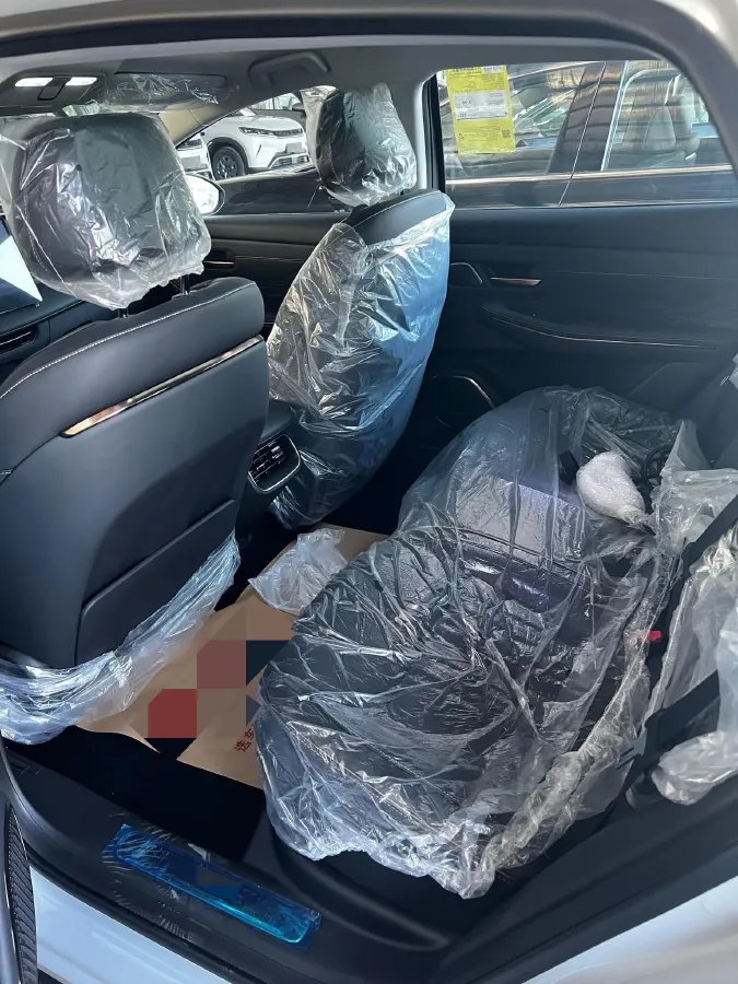 2025 BaoJun XiangJing 1.5T 143HP L4 1DHT PHEV,autocango,china used car exporter,china ev exporter,chinese used car exporter,chinese used ev exporter