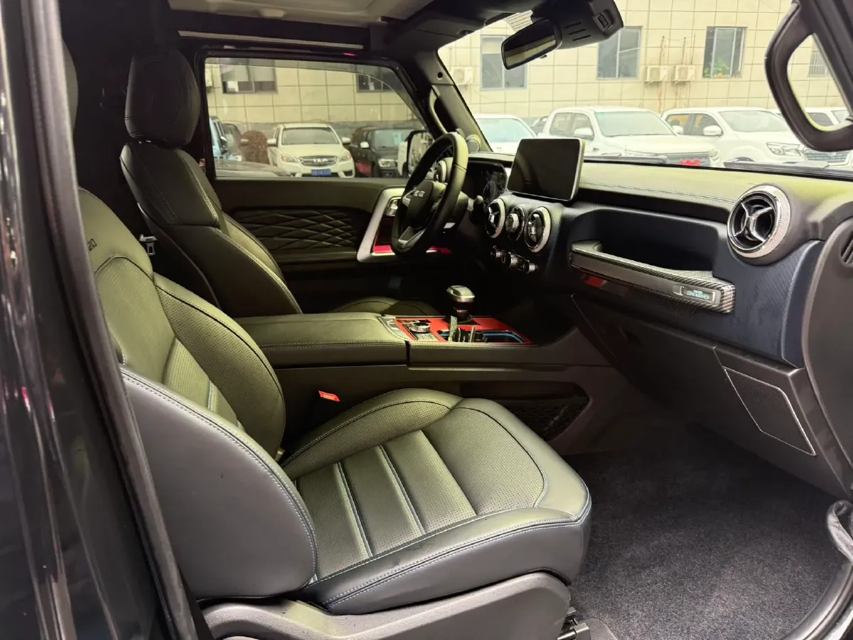 2020 Beijing BJ40 2.0T 224HP L4 8AT,autocango,china used car exporter,china ev exporter,chinese used car exporter,chinese used ev exporter