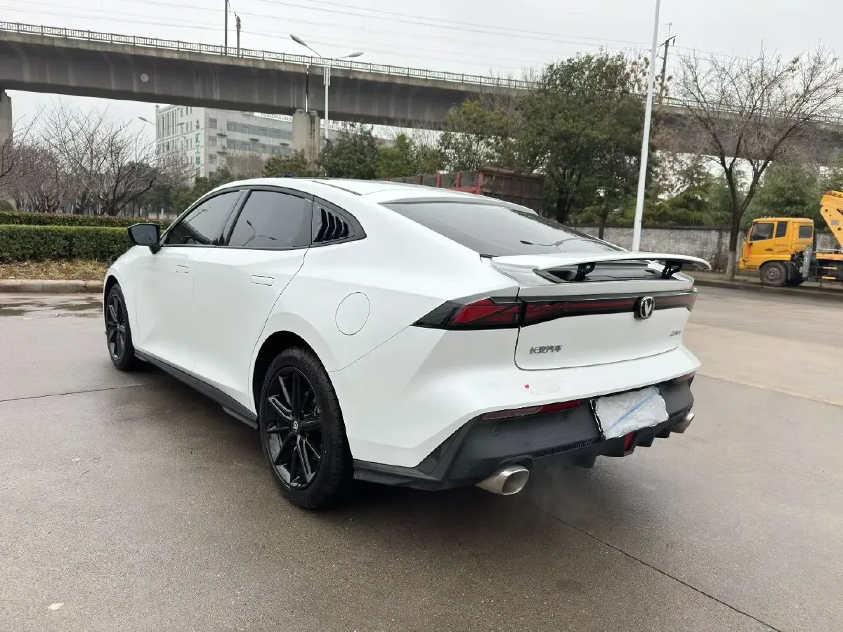 2024 ChangAn UNI-V 1.5T 188HP L4 7DCT,autocango,china used car exporter,china ev exporter,chinese used car exporter,chinese used ev exporter