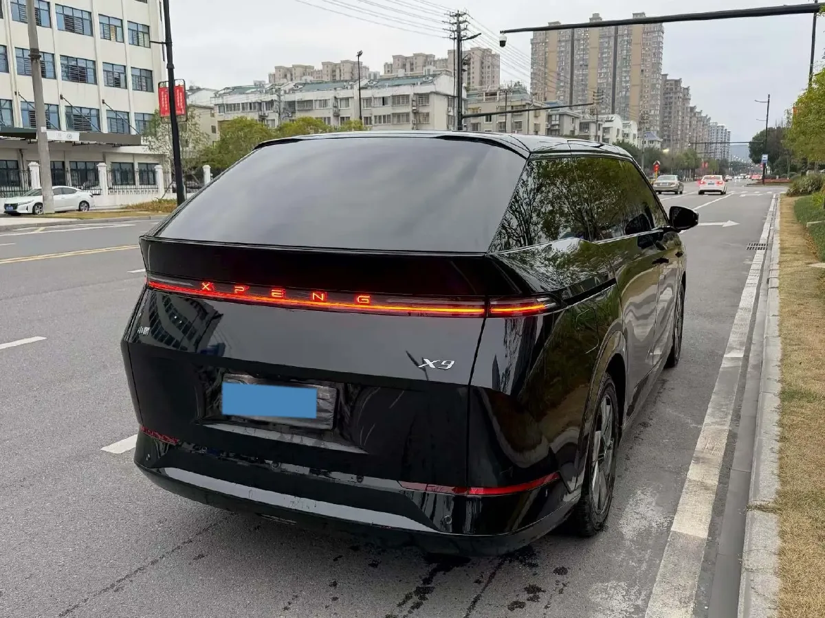 2024 Xpeng X9 BEV 84.5KWH,autocango,china used car exporter,china ev exporter,chinese used car exporter,chinese used ev exporter