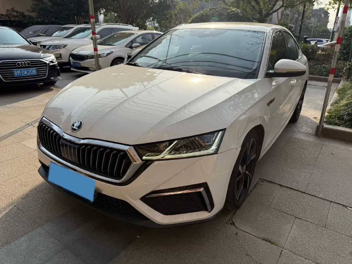 2023 Skoda Octavia 1.4T 150HP L4 7DCT,autocango,china used car exporter,china ev exporter,chinese used car exporter,chinese used ev exporter