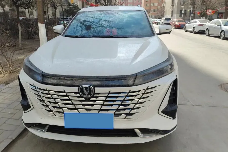 2023 ChangAn CS75 Plus 1.5T 188HP L4 8AT,autocango,china used car exporter,china ev exporter,chinese used car exporter,chinese used ev exporter