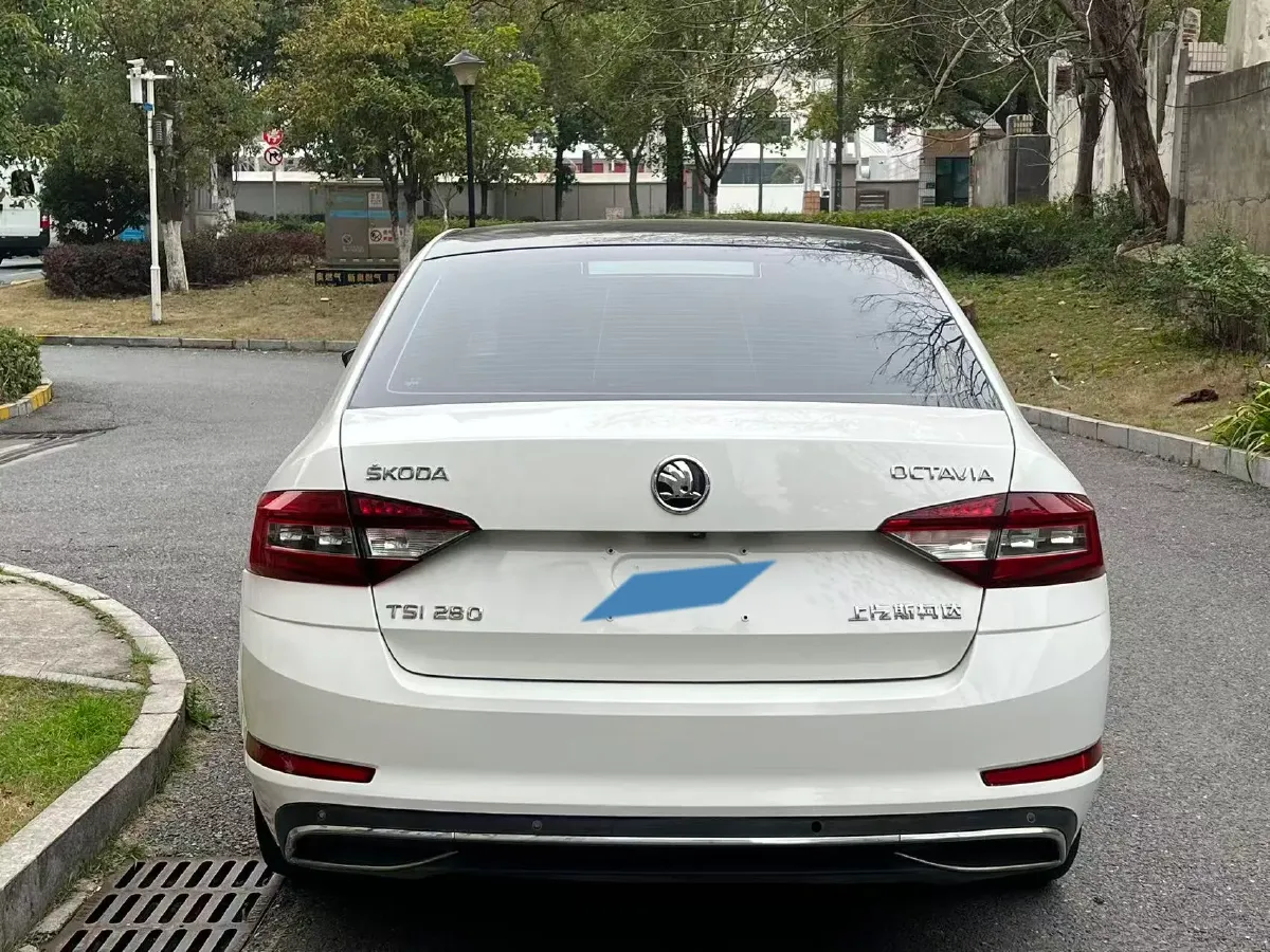 2018 Skoda Octavia 1.4T 150HP L4 7DCT,autocango,china used car exporter,china ev exporter,chinese used car exporter,chinese used ev exporter