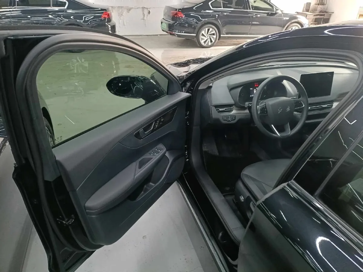 2023 HongQi E-QM5 BEV 54KWH,autocango,china used car exporter,china ev exporter,chinese used car exporter,chinese used ev exporter