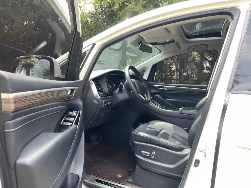 2021 GAC Trumpchi M8 2.0T 252HP L4 8AT,autocango,china used car exporter,china ev exporter,chinese used car exporter,chinese used ev exporter