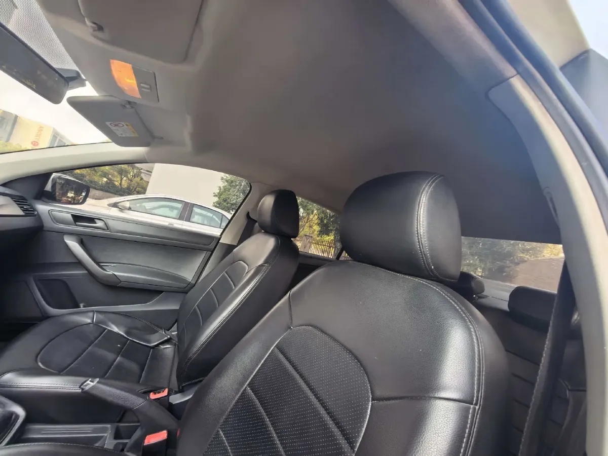 2020 DongFeng Aeolus YiXuan 1.5T 150HP L4 6DCT,autocango,china used car exporter,china ev exporter,chinese used car exporter,chinese used ev exporter