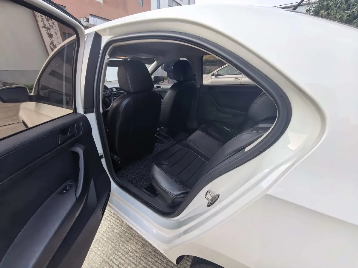 2020 DongFeng Aeolus YiXuan 1.5T 150HP L4 6DCT,autocango,china used car exporter,china ev exporter,chinese used car exporter,chinese used ev exporter