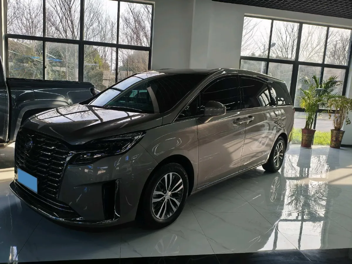 2023 Buick GL8 2.0T 237HP L4 9AT,autocango,china used car exporter,china ev exporter,chinese used car exporter,chinese used ev exporter