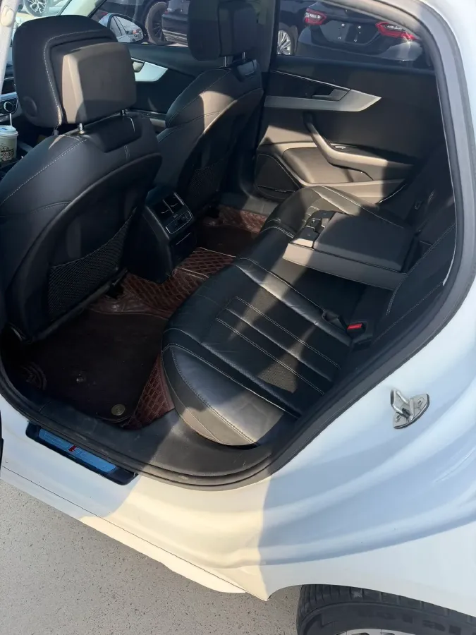 2020 Audi A4L 2.0T 190HP L4 7DCT,autocango,china used car exporter,china ev exporter,chinese used car exporter,chinese used ev exporter