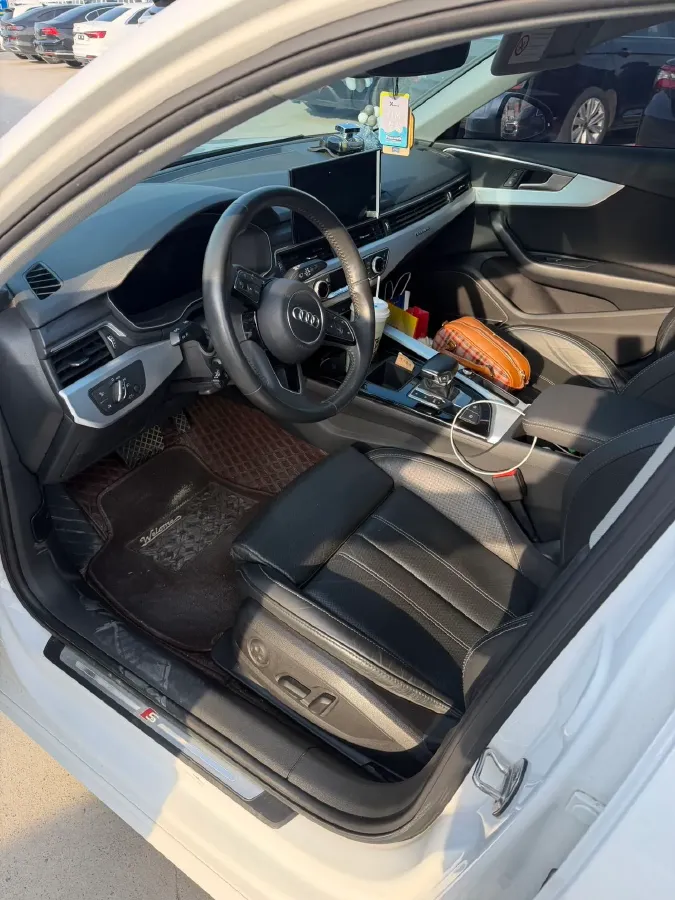 2020 Audi A4L 2.0T 190HP L4 7DCT,autocango,china used car exporter,china ev exporter,chinese used car exporter,chinese used ev exporter