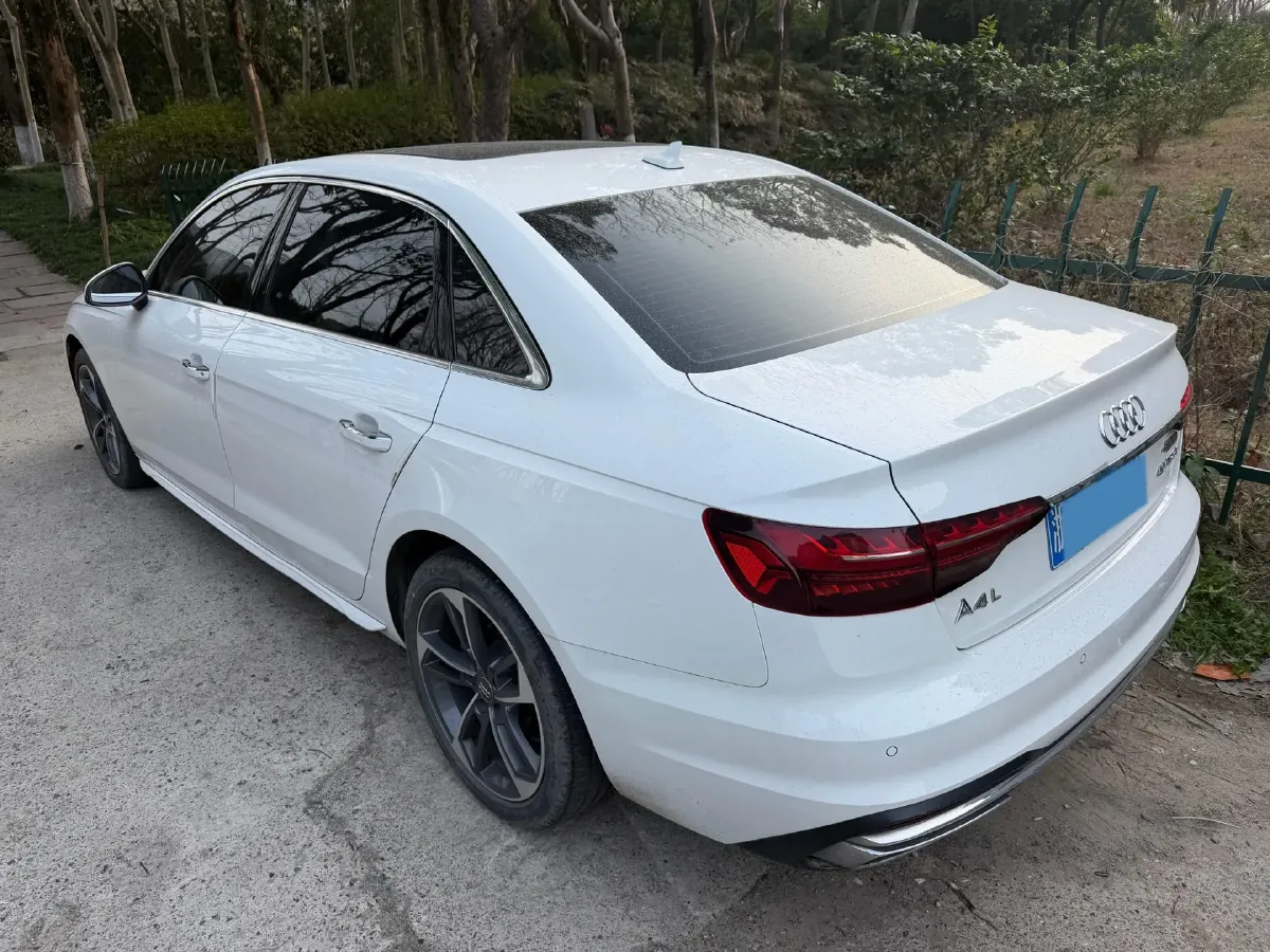 2020 Audi A4L 2.0T 190HP L4 7DCT,autocango,china used car exporter,china ev exporter,chinese used car exporter,chinese used ev exporter