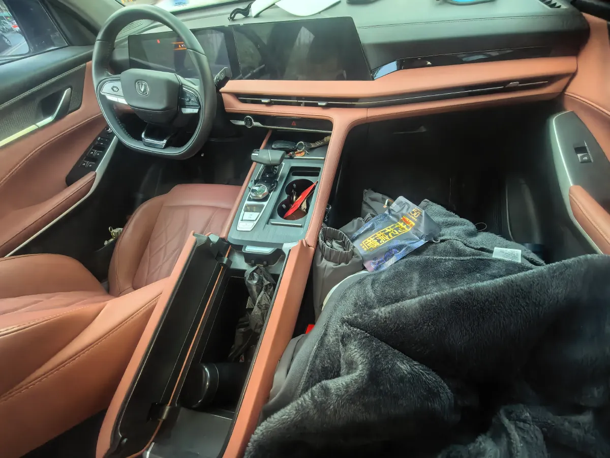 2024 ChangAn CS75 Plus 1.5T 188HP L4 8AT,autocango,china used car exporter,china ev exporter,chinese used car exporter,chinese used ev exporter