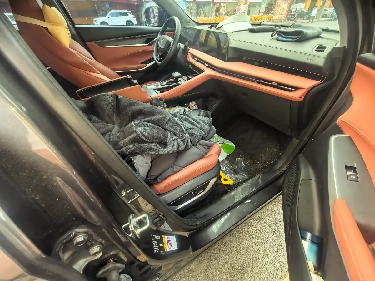 2024 ChangAn CS75 Plus 1.5T 188HP L4 8AT,autocango,china used car exporter,china ev exporter,chinese used car exporter,chinese used ev exporter