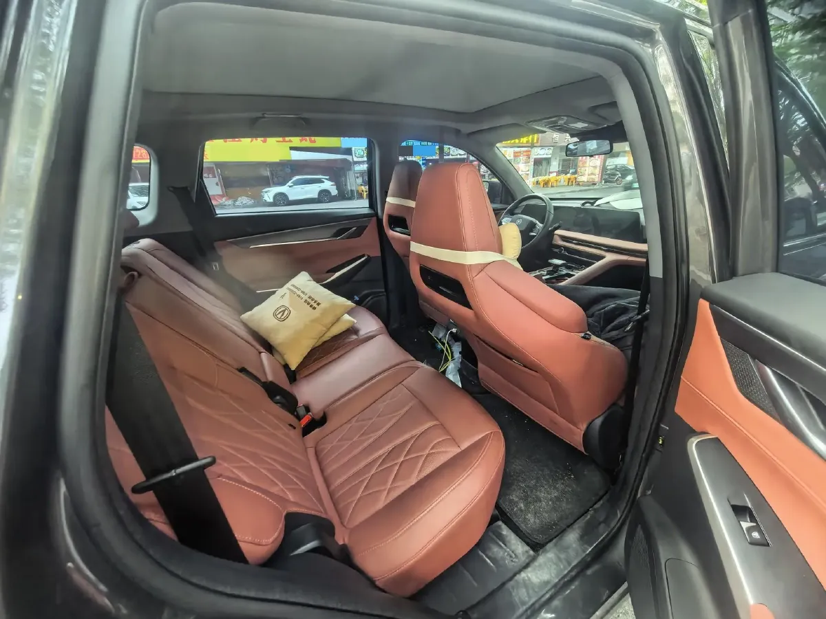 2024 ChangAn CS75 Plus 1.5T 188HP L4 8AT,autocango,china used car exporter,china ev exporter,chinese used car exporter,chinese used ev exporter