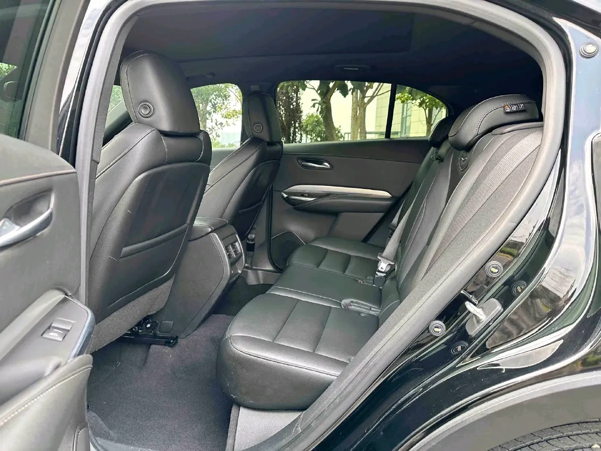 2021 Cadillac XT4 2.0T 237HP L4 9AT,autocango,china used car exporter,china ev exporter,chinese used car exporter,chinese used ev exporter