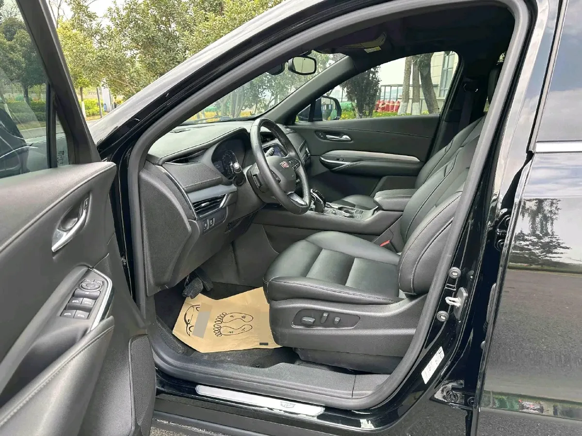 2021 Cadillac XT4 2.0T 237HP L4 9AT,autocango,china used car exporter,china ev exporter,chinese used car exporter,chinese used ev exporter