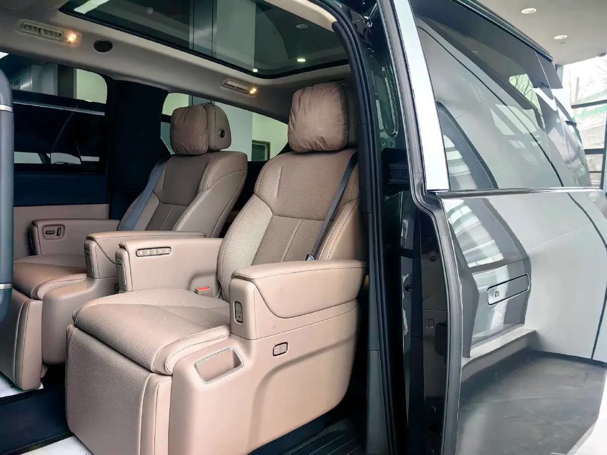 2025 Li MEGA BEV,autocango,china used car exporter,china ev exporter,chinese used car exporter,chinese used ev exporter