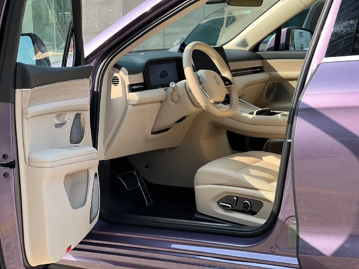 2025 AITO AITO M5 1.5T 152HP L4 REEV 42KWH,autocango,china used car exporter,china ev exporter,chinese used car exporter,chinese used ev exporter