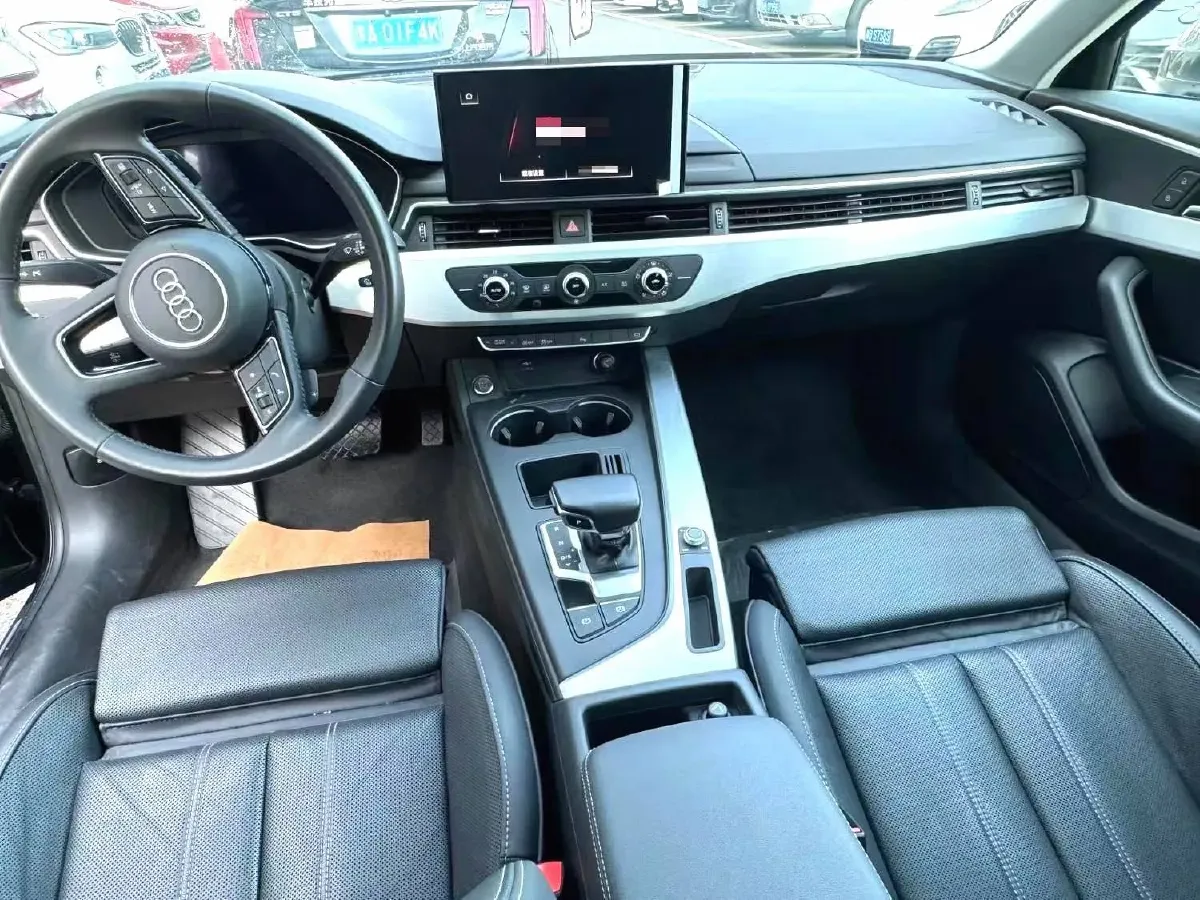 2022 Audi A4L 2.0T 190HP L4 7DCT,autocango,china used car exporter,china ev exporter,chinese used car exporter,chinese used ev exporter