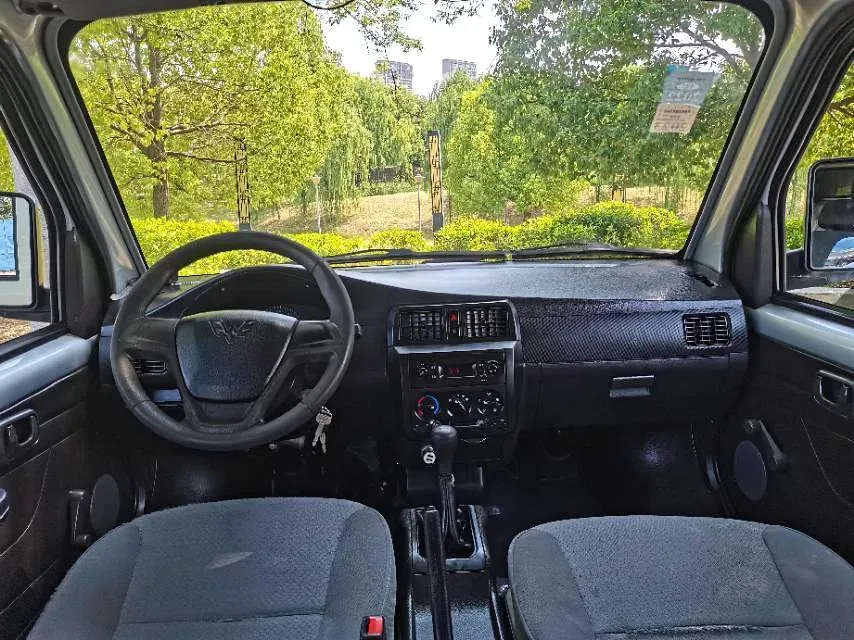 2014 WuLing HongGuang 1.5L 112HP L4 5MT,autocango,china used car exporter,china ev exporter,chinese used car exporter,chinese used ev exporter