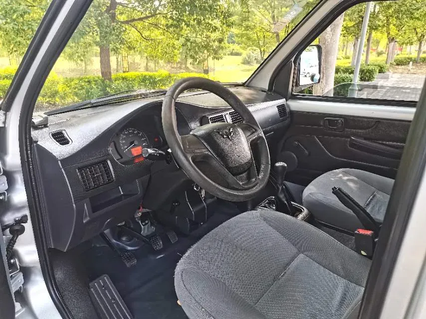 2014 WuLing HongGuang 1.5L 112HP L4 5MT,autocango,china used car exporter,china ev exporter,chinese used car exporter,chinese used ev exporter