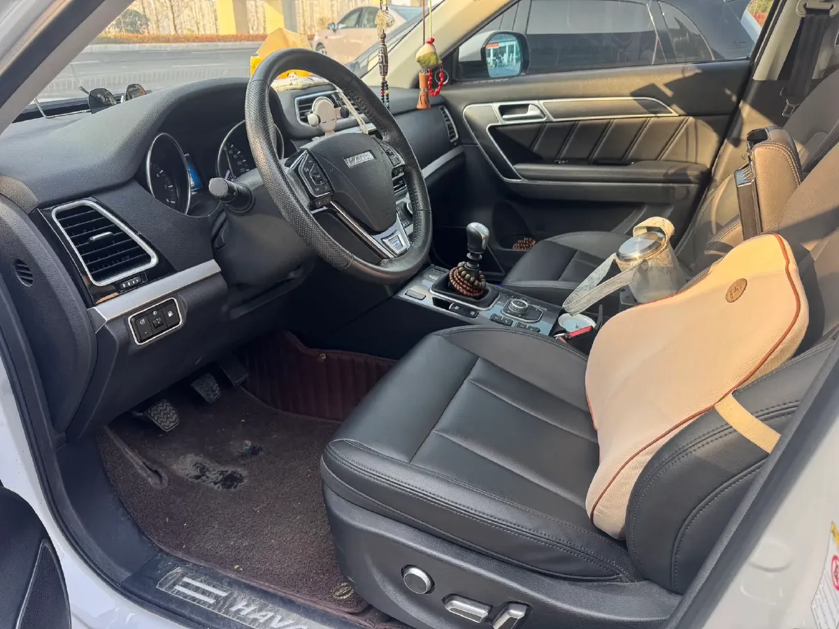 2017 Haval H6 Coupe 2.0T 197HP L4 6MT,autocango,china used car exporter,china ev exporter,chinese used car exporter,chinese used ev exporter