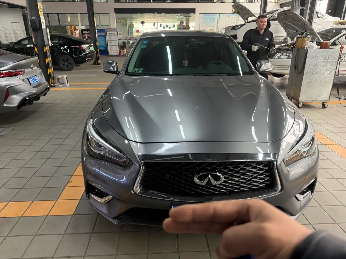 2018 Jeep Grand Commander 2.0T 265HP L4 9AT,autocango,china used car exporter,china ev exporter,chinese used car exporter,chinese used ev exporter