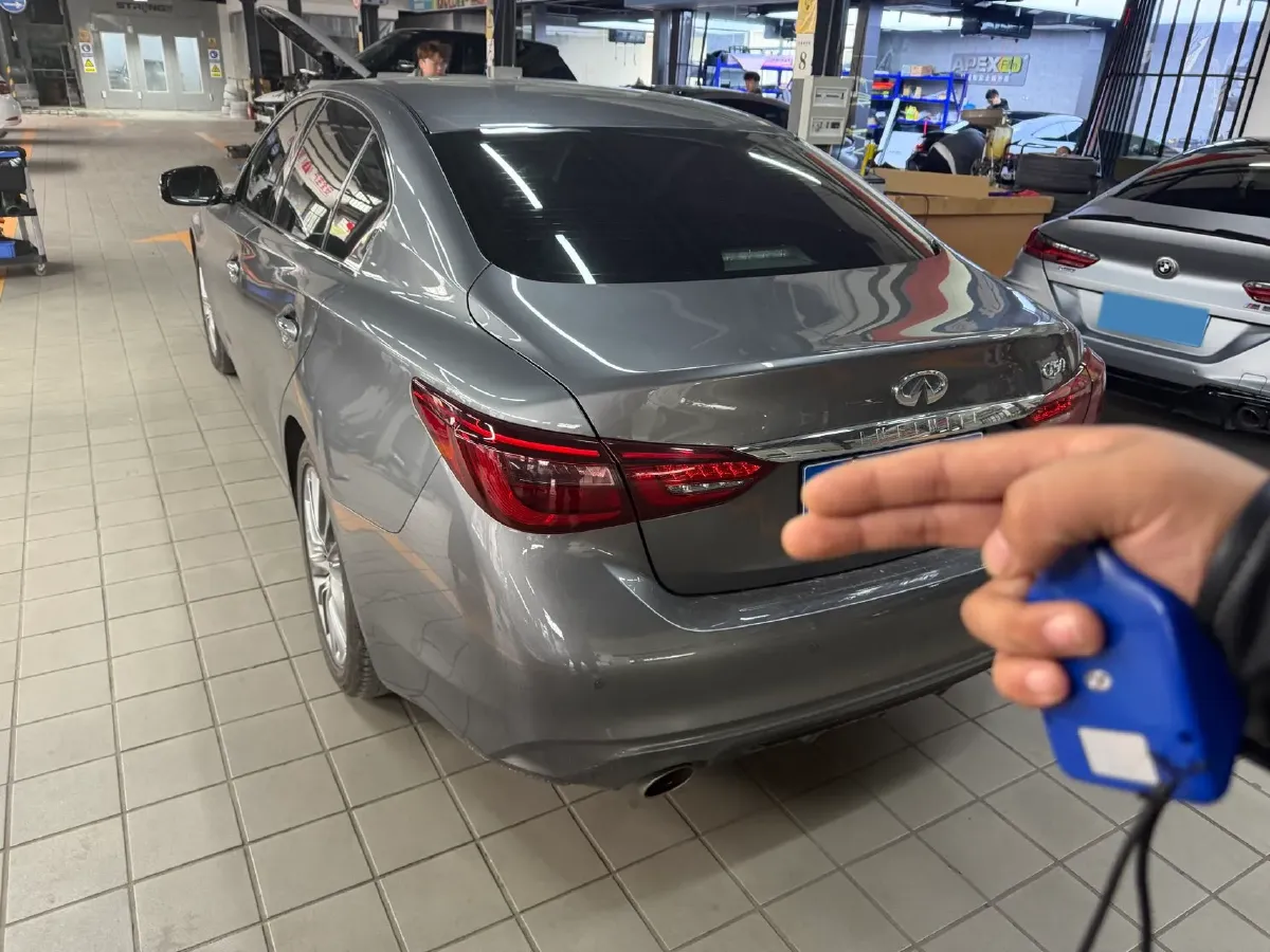 2018 Jeep Grand Commander 2.0T 265HP L4 9AT,autocango,china used car exporter,china ev exporter,chinese used car exporter,chinese used ev exporter