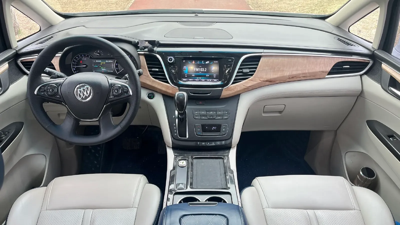 2018 Buick GL8 2.0T 260HP L4 6AT,autocango,china used car exporter,china ev exporter,chinese used car exporter,chinese used ev exporter