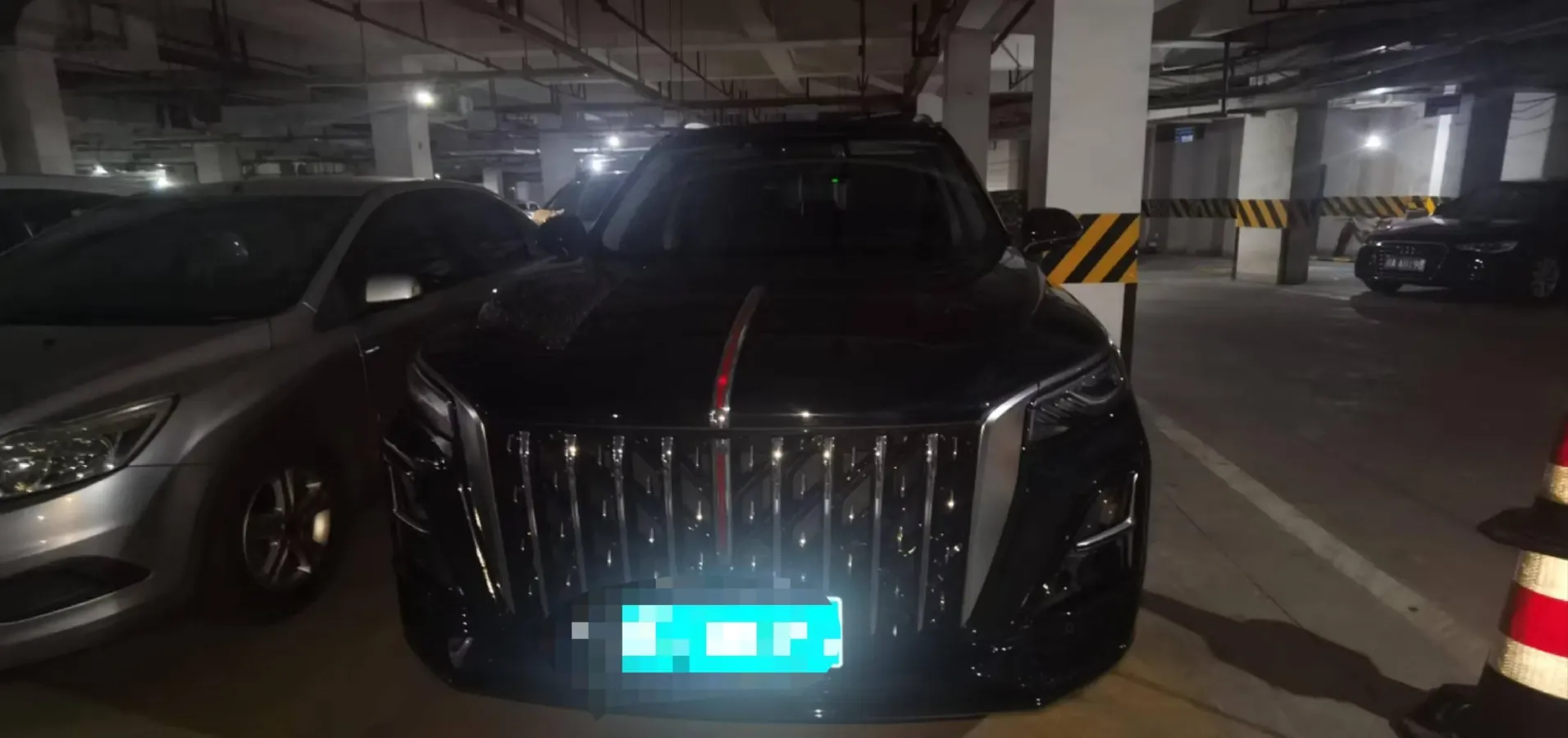 2023 HongQi HS5 2.0T 252HP L4 8AT,autocango,china used car exporter,china ev exporter,chinese used car exporter,chinese used ev exporter