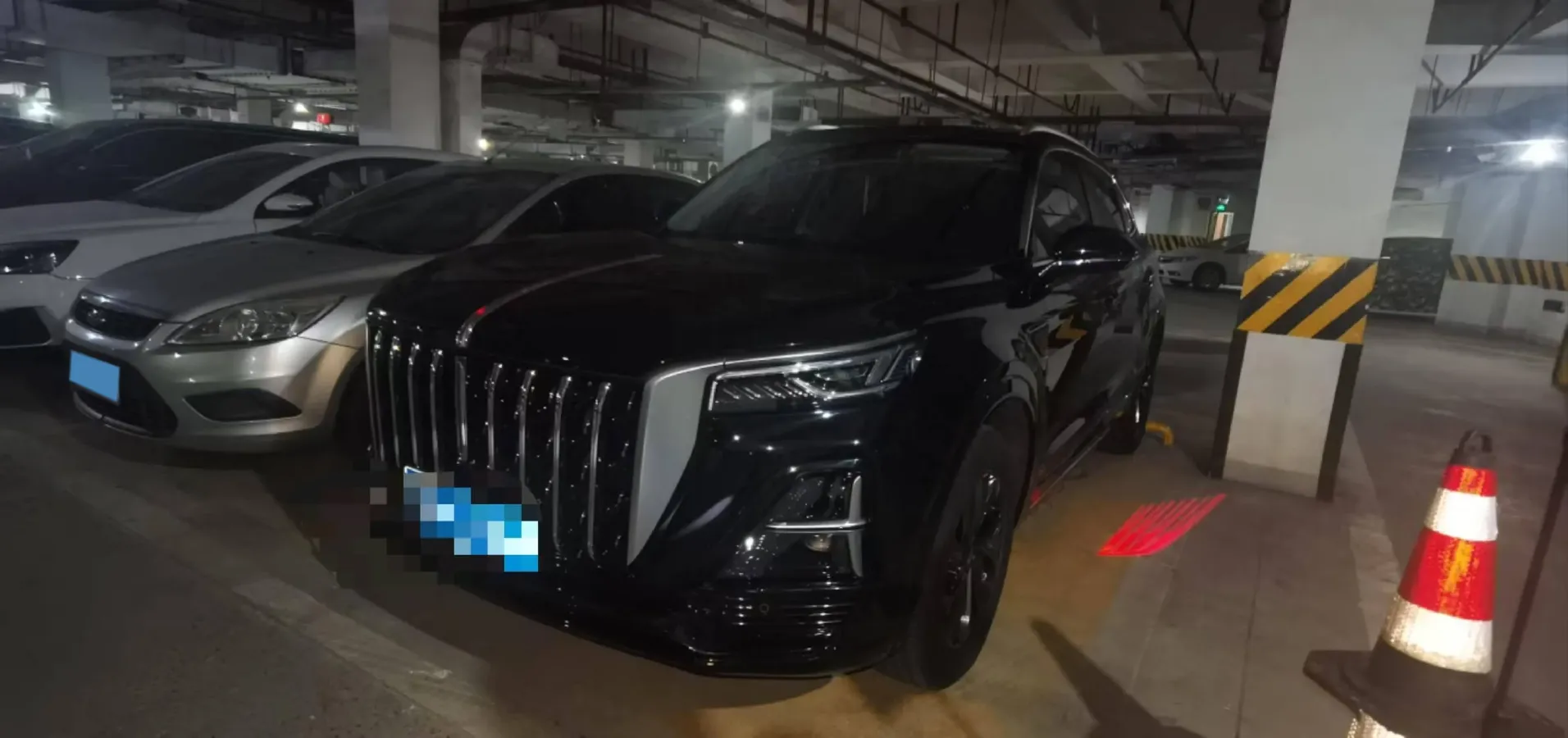 2023 HongQi HS5 2.0T 252HP L4 8AT,autocango,china used car exporter,china ev exporter,chinese used car exporter,chinese used ev exporter