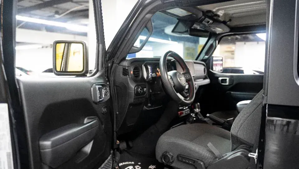 2024 Jeep Wrangler 2.0T 266HP L4 8AT,autocango,china used car exporter,china ev exporter,chinese used car exporter,chinese used ev exporter