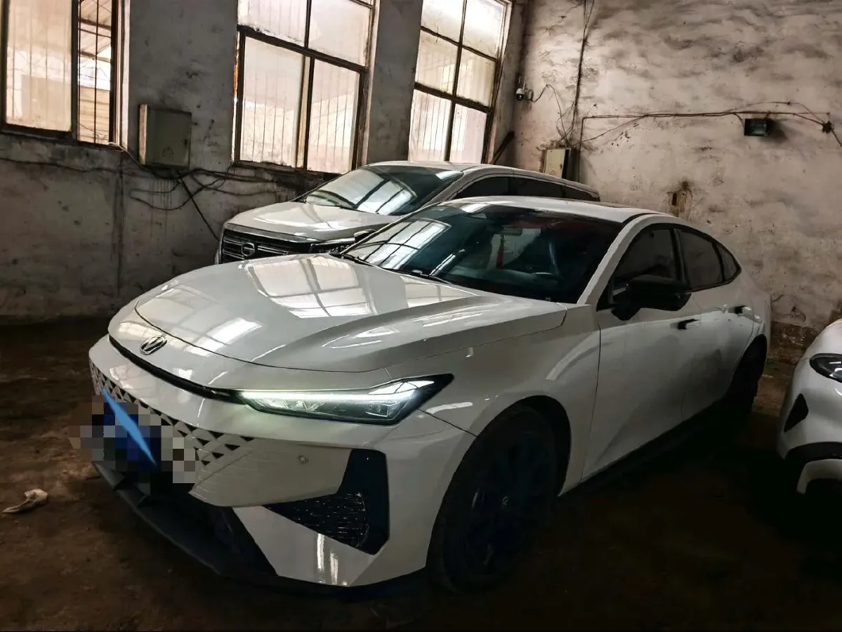 2024 ChangAn UNI-V 1.5T 188HP L4 7DCT,autocango,china used car exporter,china ev exporter,chinese used car exporter,chinese used ev exporter