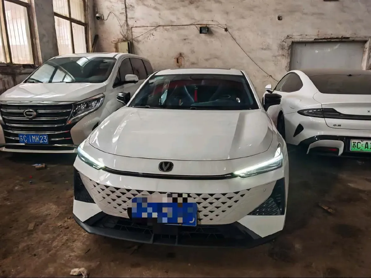2024 ChangAn UNI-V 1.5T 188HP L4 7DCT,autocango,china used car exporter,china ev exporter,chinese used car exporter,chinese used ev exporter