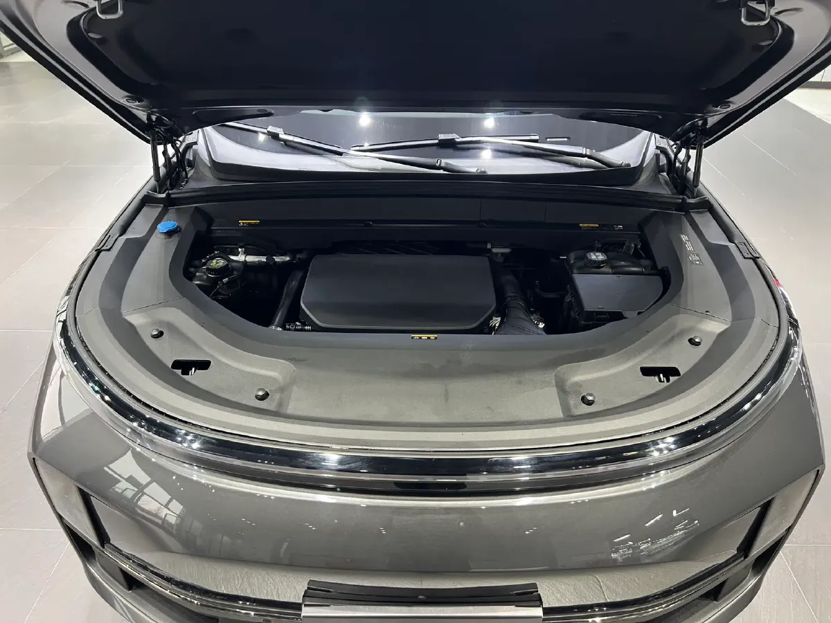 2023 Li L8 Range Extended 154HP REEV 40.9KWH,autocango,china used car exporter,china ev exporter,chinese used car exporter,chinese used ev exporter